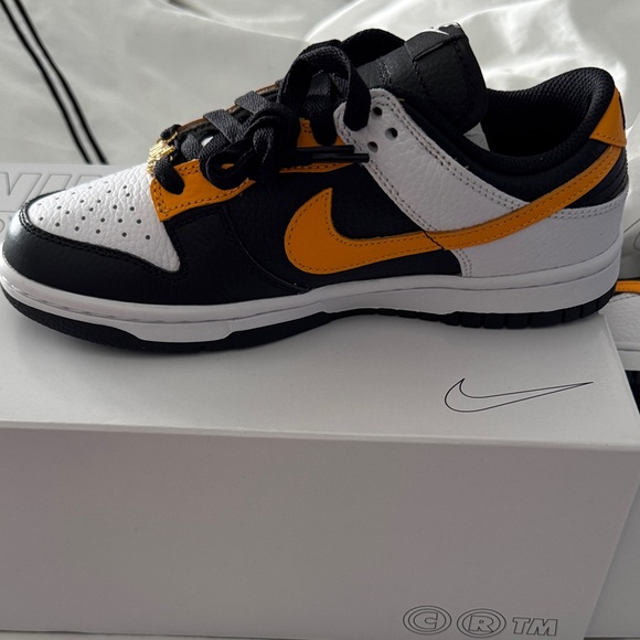 Nike Dunk Low Sneakers NEW - Picture 6 of 8